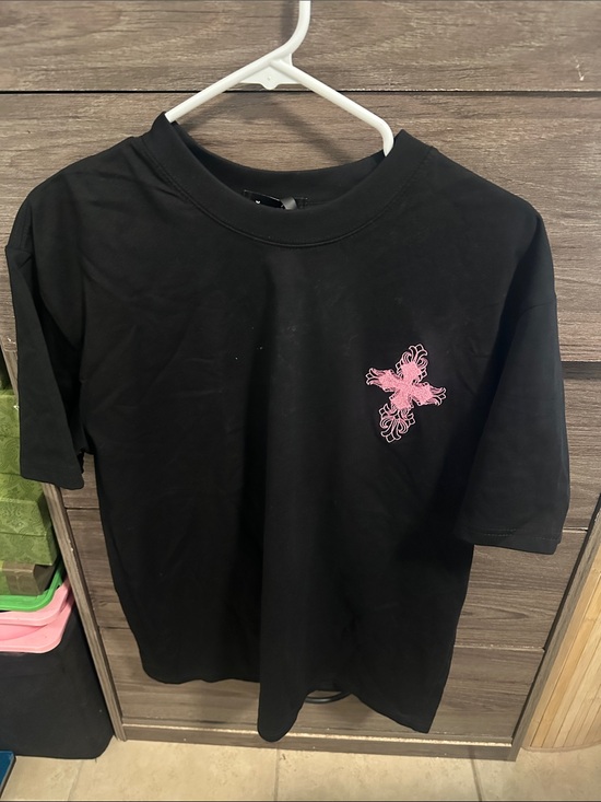 guangzhou Tops - Black Short Sleeve Tee with Pink Embroidered Design size L
